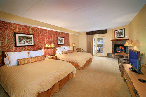 Bearskin Lodge On The River 蓋特林堡 外观 照片
